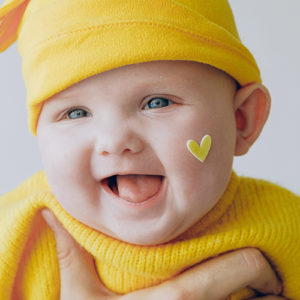 Eveil sensoriel bébé : un bébé massé est un bébé heureux