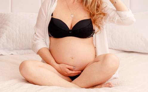 L'haptonomie enceinte, des bienfaits pour toute la famille