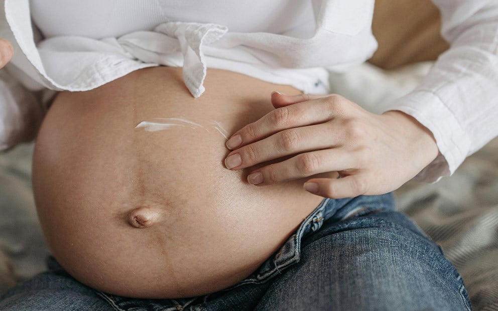 Peau sèche grossesse : quelles solutions ?